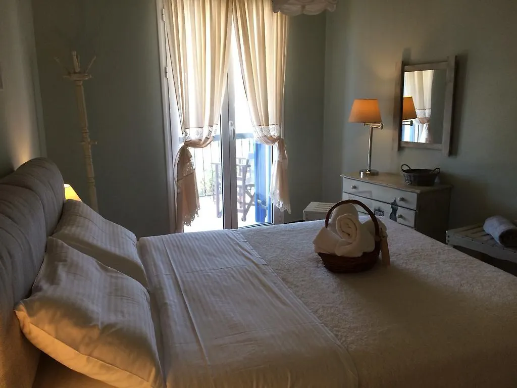 Kiki Apartments Φισκάρδο 0*,  Ελλάδα