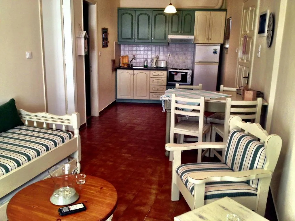 Kiki Apartments Φισκάρδο