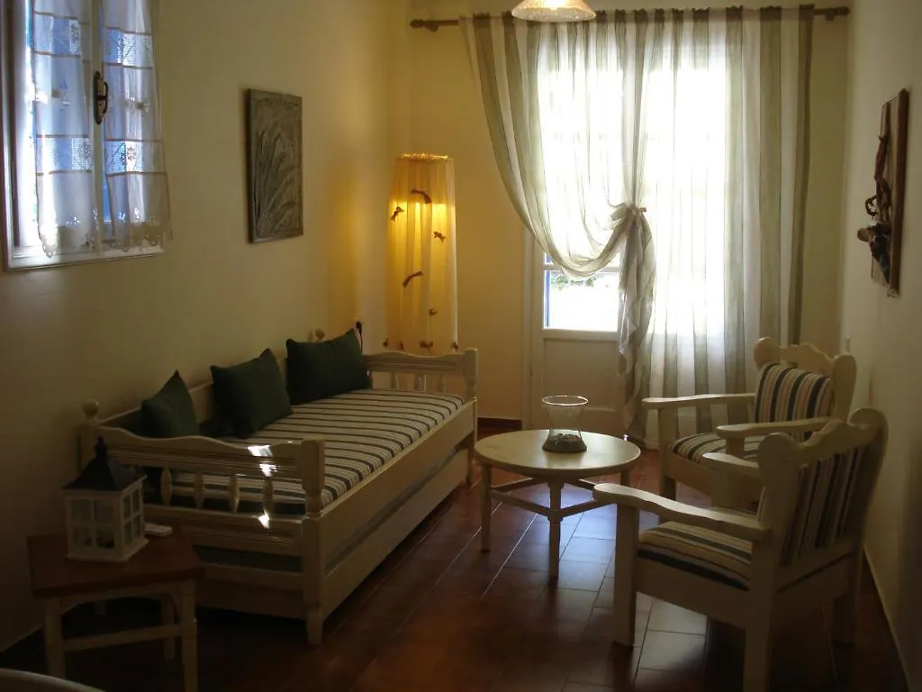Kiki Apartments Φισκάρδο